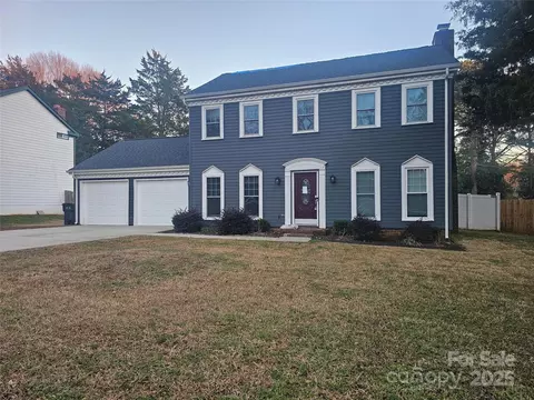 2701 Olde Whitehall Rd, Charlotte, NC 28273
