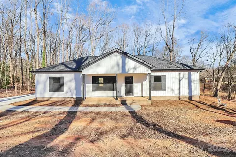 1851 Twin Lakes Rd, Rock Hill, SC 29732
