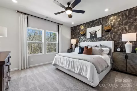 2306 Donnelly Hills Ln, Charlotte, NC 28262