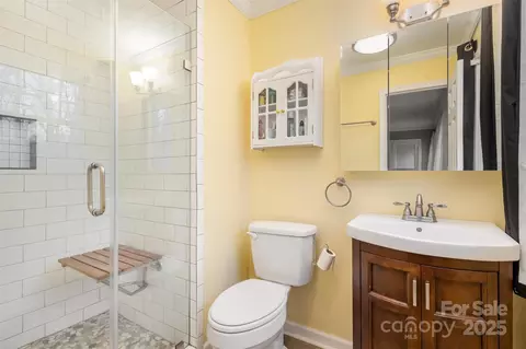 Bath - 330 Regency Rd, Salisbury, NC 28147 photo 1 of 2