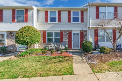 182 Water Oak Dr, Pineville, NC 28134