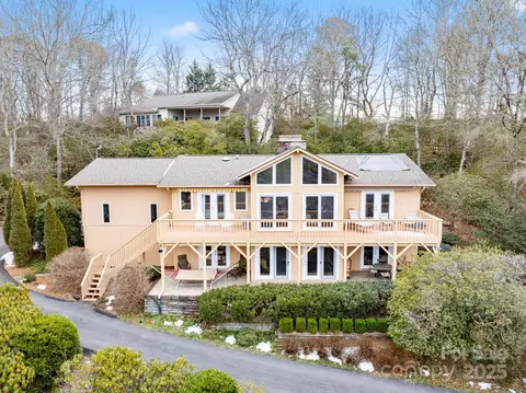 14 Wild Cherry Dr, Mills River, NC 28759