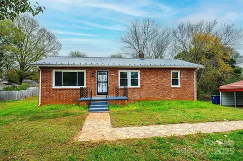 2752 21st Ne St NE, Hickory, NC 28601
