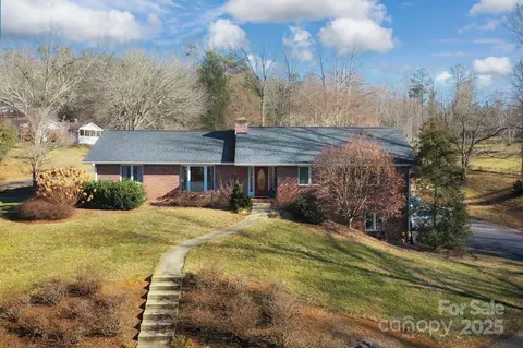 20 Greene Knoll Dr, Candler, NC 28715