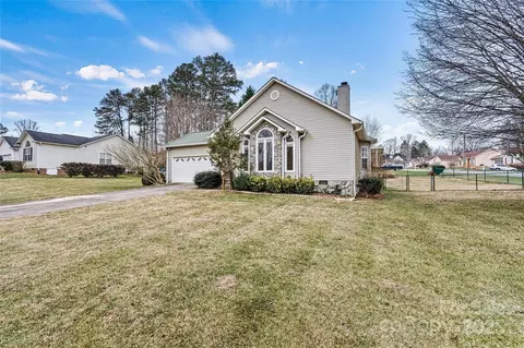 2363 24th Street Ne Ln NE, Hickory, NC 28601