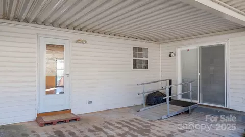Exterior - 161 Maple Ave, Marion, NC 28752 photo 3 of 4