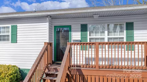 Exterior - 161 Maple Ave, Marion, NC 28752 photo 2 of 4