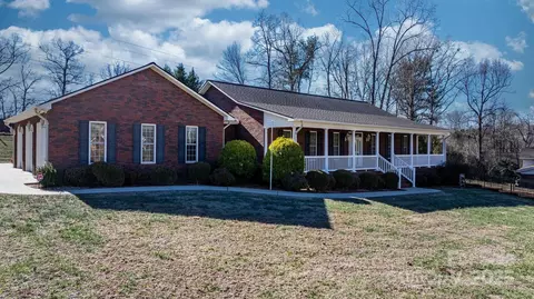 3023 Woodstream Dr, Valdese, NC 28690