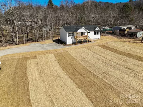 735 Abel Rd, Canton, NC 28716 photo 3
