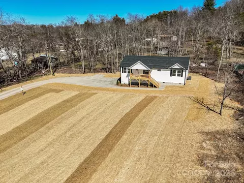 735 Abel Rd, Canton, NC 28716