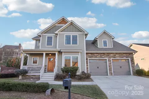 11 Barnrock Dr, Mills River, NC 28759