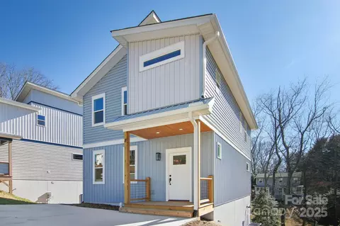 8 Escondido Dr, Asheville, NC 28806