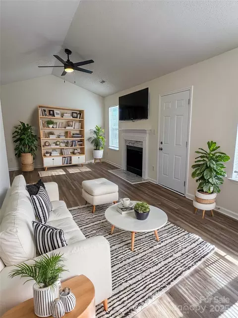 1638 Hudson Graham Ln, Charlotte, NC 28216