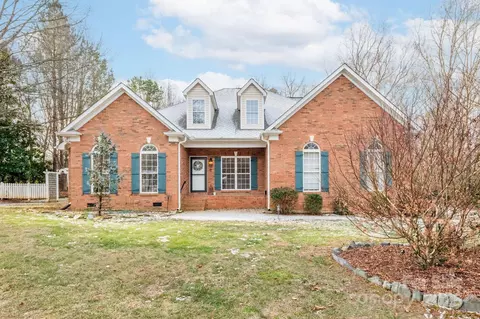 4025 Weddington Manor Ct, Matthews, NC 28104