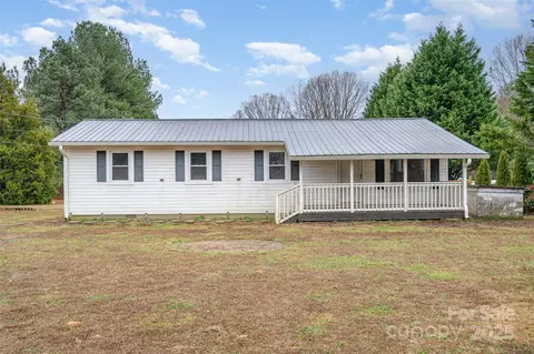 1876 Rollins Dr, Catawba, NC 28609