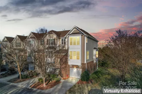 804 Skybrook Falls Dr, Huntersville, NC 28078