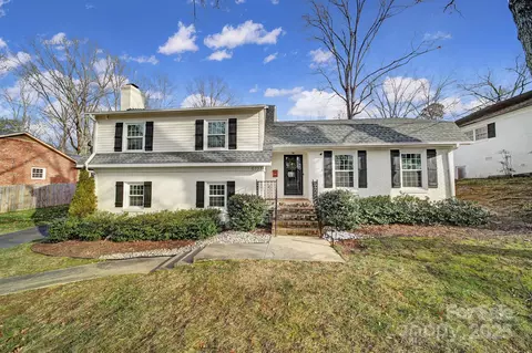 6737 Lancer Dr, Charlotte, NC 28226