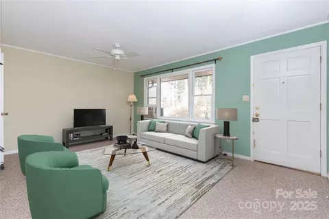 61 Bull Mountain Rd, Asheville, NC 28805