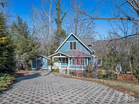 22 Montview Dr, Asheville, NC 28801
