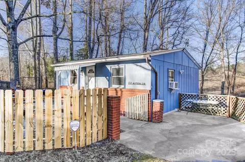 172 Alfson Cir, Hendersonville, NC 28792