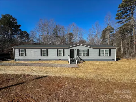 2862 Verdie Dr, Claremont, NC 28610