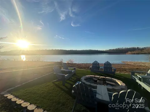 578 Spartan Dr, Lexington, NC 27292