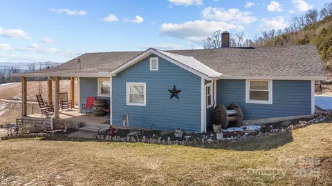 1293 Chambers Mountain Rd, Clyde, NC 28721 photo 2