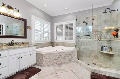 Bath - 18808 Coveside Ln, Cornelius, NC 28031 photo 1 of 1