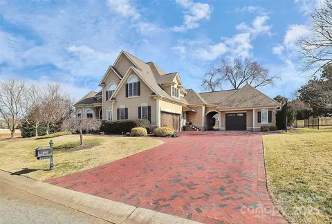 Exterior - 18808 Coveside Ln, Cornelius, NC 28031 photo 7 of 7