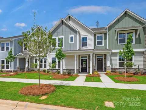 10117 Mamillion Dr, Huntersville, NC 28078