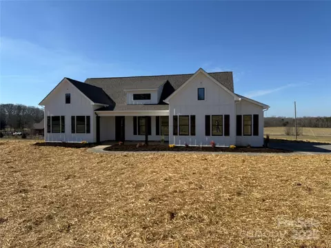 2906 Lathan Rd, Monroe, NC 28112