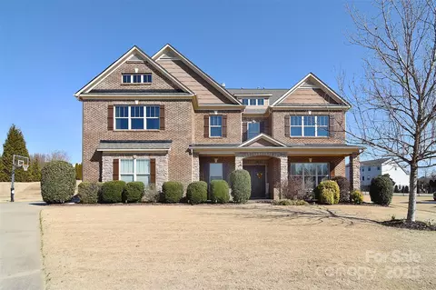 5600 Ballenger Ct, Waxhaw, NC 28173