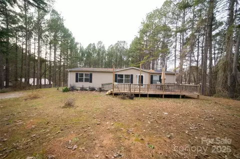 210 Barbary Dr, Statesville, NC 28677