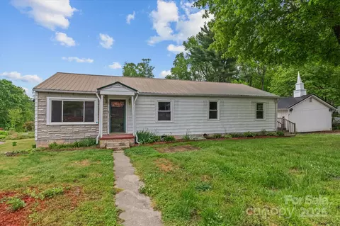 3 Westwood Ave, Thomasville, NC 27360