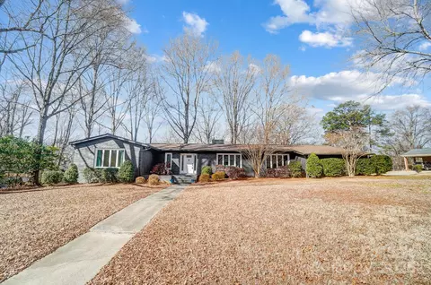 1139 Shady Bluff Dr, Charlotte, NC 28211