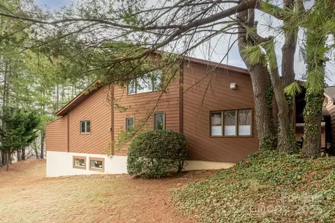 106 Woodfield Dr, Asheville, NC 28803