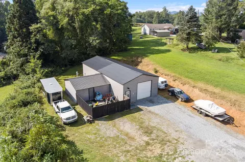 197 Albert Dr, Flat Rock, NC 28731 photo 4