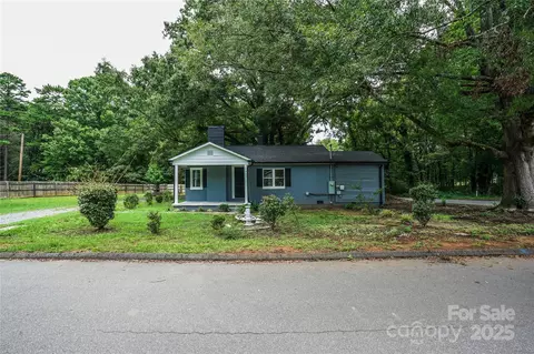 700 Oak St, Charlotte, NC 28214