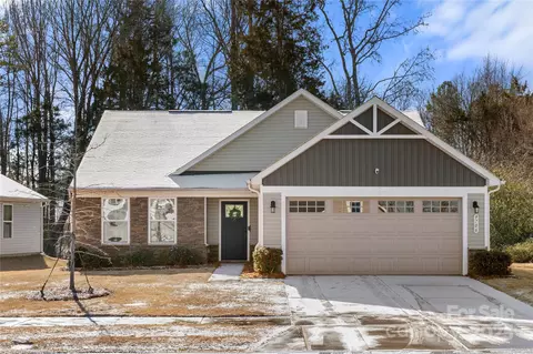 9706 Hamel St, Charlotte, NC 28215