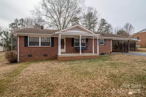 2264 Country Club Rd, Lincolnton, NC 28092