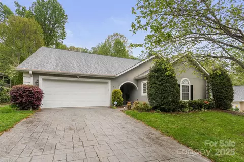 57 Stonebridge Dr, Asheville, NC 28805