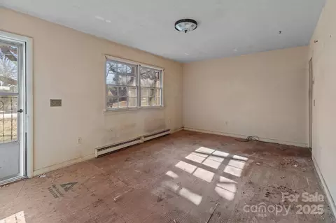 Living - 437 E 22nd St, Kannapolis, NC 28083 photo 1 of 1