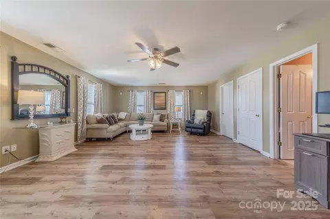 Living - 404 Matfield Ct, Monroe, NC 28110 photo 4 of 4