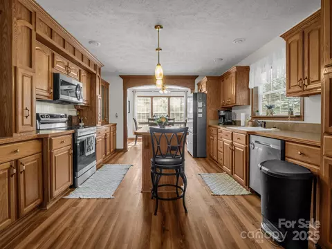 22 Oak Hill Rd, Candler, NC 28715