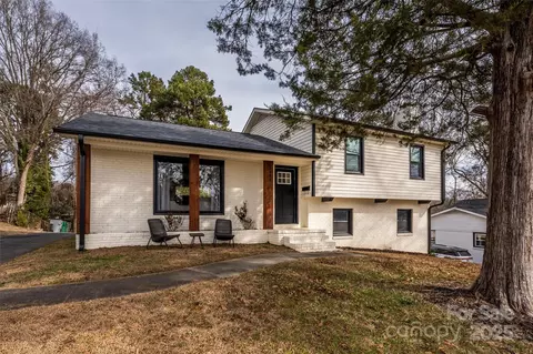 7445 Briardale Dr, Charlotte, NC 28212