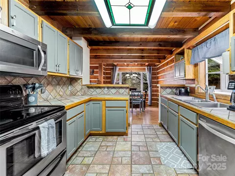 Kitchen - 116 Cracker Trl, Clyde, NC 28721 photo 1 of 3