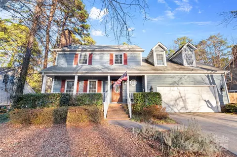 2512 Heathershire Ln, Matthews, NC 28105