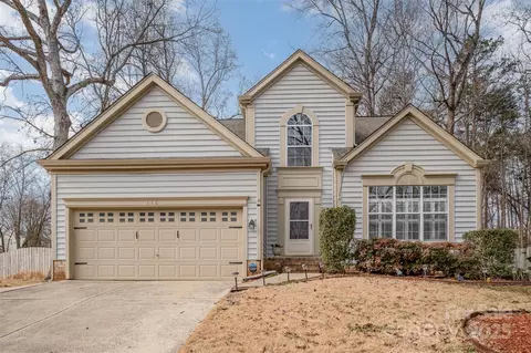 110 Creekside Dr, Fort Mill, SC 29715