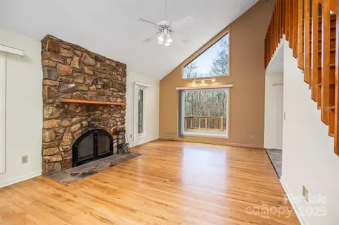 Living - 33287 Mann Rd, Albemarle, NC 28001 photo 2 of 5