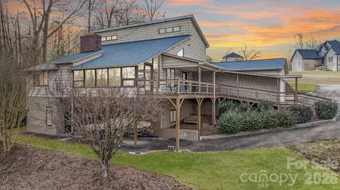 3910 6th Nw St NW, Hickory, NC 28601